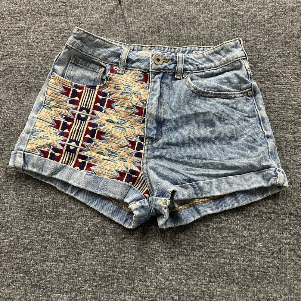 Bullhead Denim Co. Shorts Womens Size 5 Light Wash Southwestern Embroidered Mom